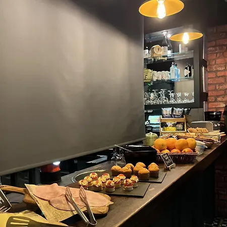 The Wellington - Breakfast Included, Near O2 Academy & Centre Готель 4*